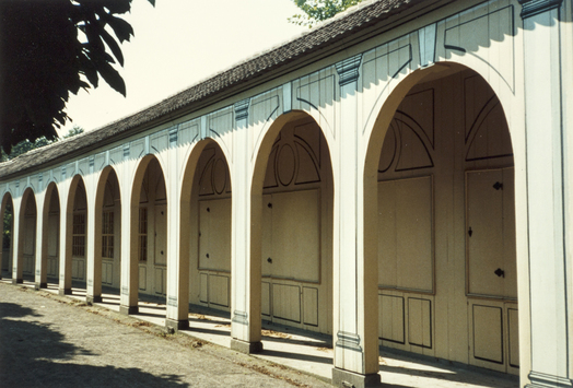 Vorschaubild Bad Lauchstädt, Kurpark, Hölzerne Wandelgänge (Foto von 1990)